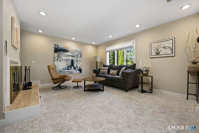 28 Strawberry Lane, Shelton, CT 06484