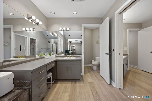 28 Strawberry Lane, Shelton, CT 06484