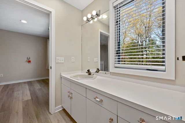 28 Strawberry Lane, Shelton, CT 06484