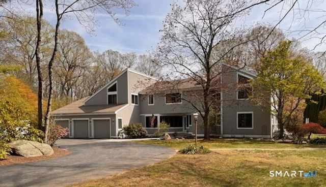 28 Strawberry Lane, Shelton, CT 06484