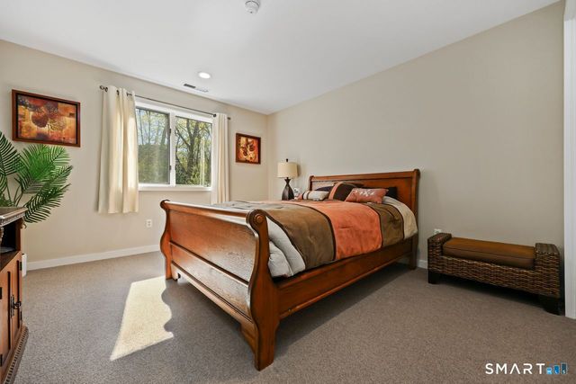 28 Strawberry Lane, Shelton, CT 06484