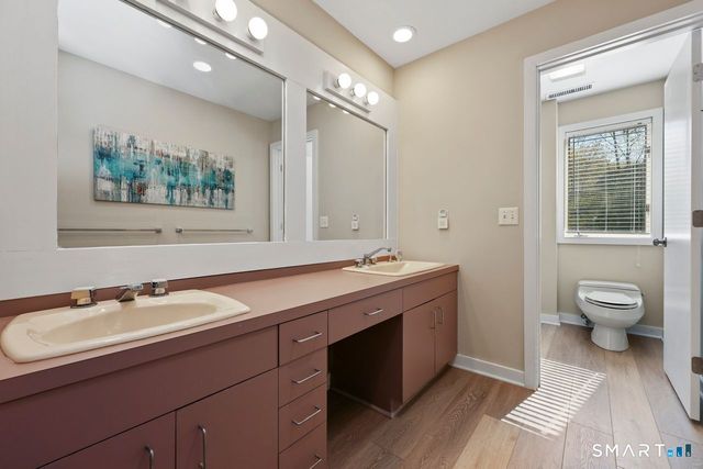 28 Strawberry Lane, Shelton, CT 06484