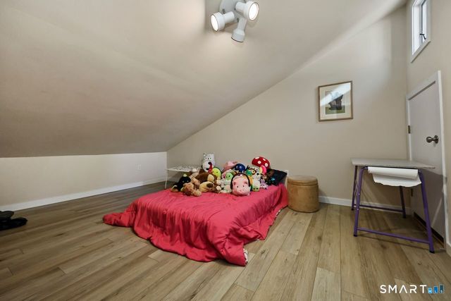 28 Strawberry Lane, Shelton, CT 06484