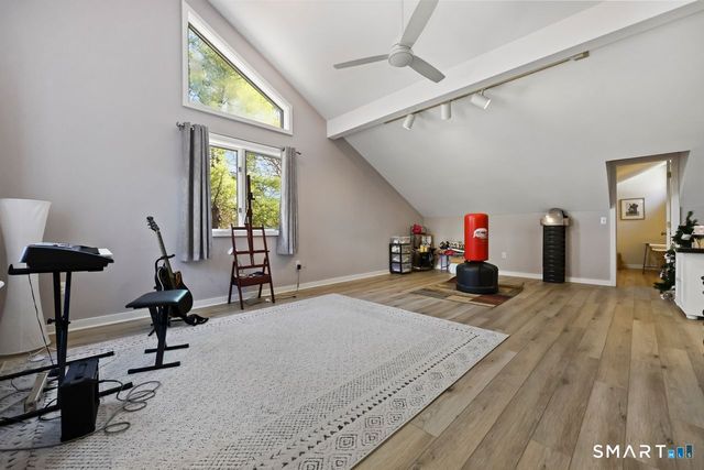 28 Strawberry Lane, Shelton, CT 06484