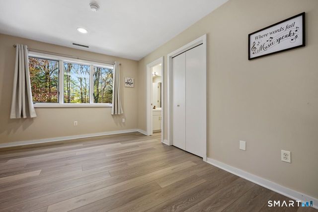 28 Strawberry Lane, Shelton, CT 06484