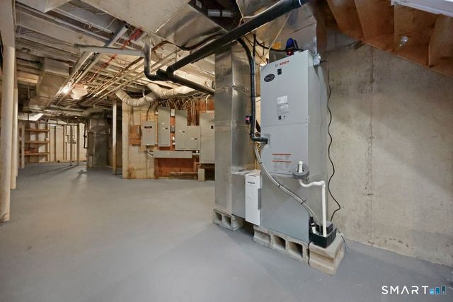 28 Strawberry Lane, Shelton, CT 06484