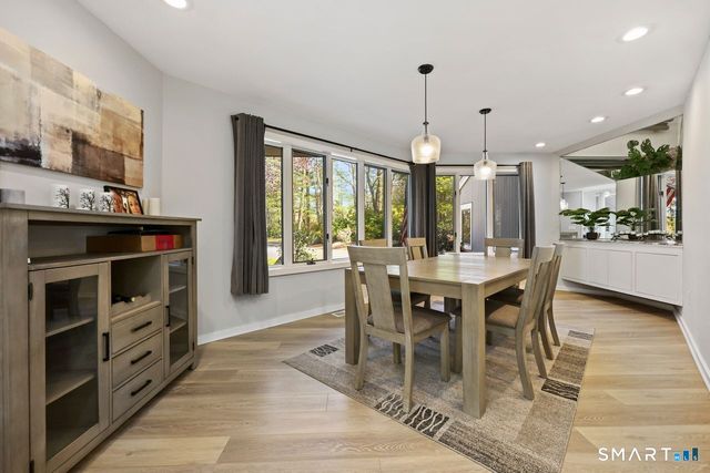 28 Strawberry Lane, Shelton, CT 06484