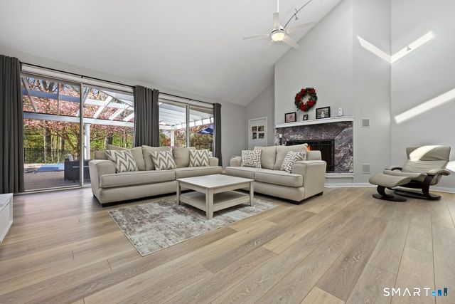 28 Strawberry Lane, Shelton, CT 06484