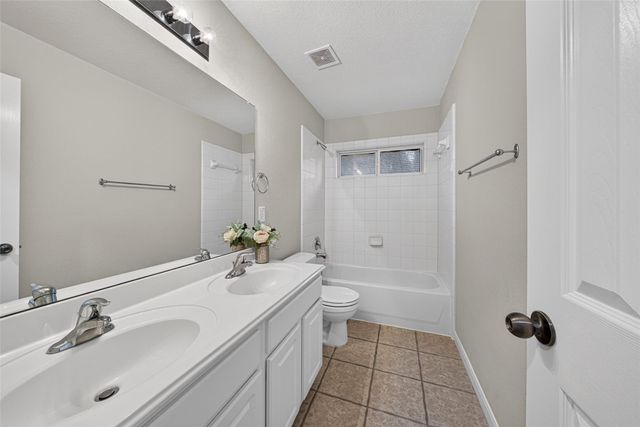 17523 Laguna Trail Drive, Houston, TX 77095