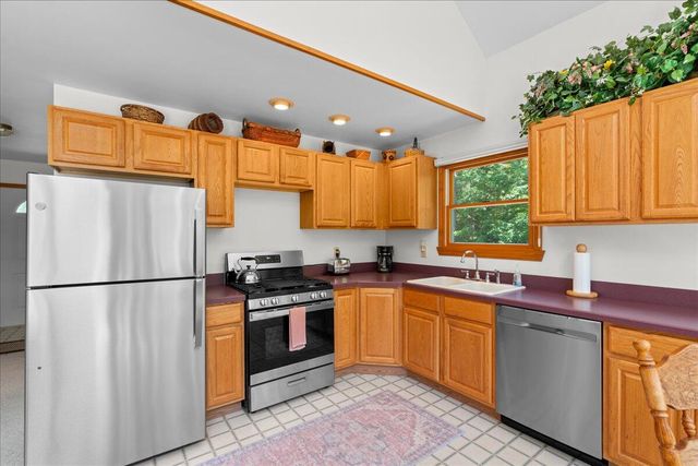 6653 W Jackson Road, Pentwater Twp, MI 49449