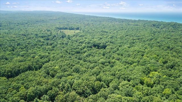6653 W Jackson Road, Pentwater Twp, MI 49449