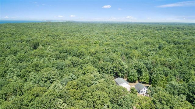 6653 W Jackson Road, Pentwater Twp, MI 49449