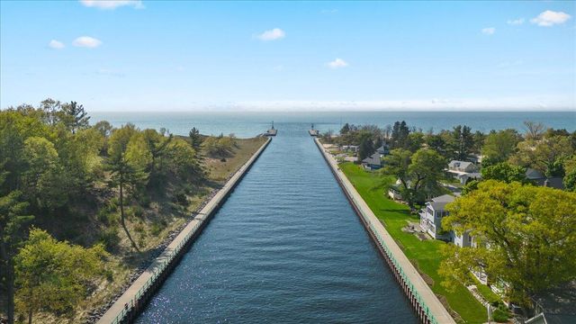 6653 W Jackson Road, Pentwater Twp, MI 49449