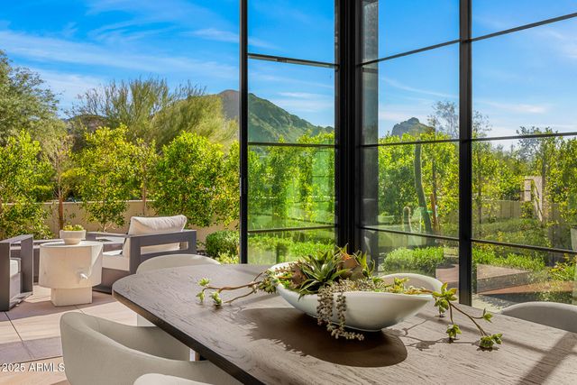 6126 E JOSHUA TREE Lane, Paradise Valley, AZ 85253