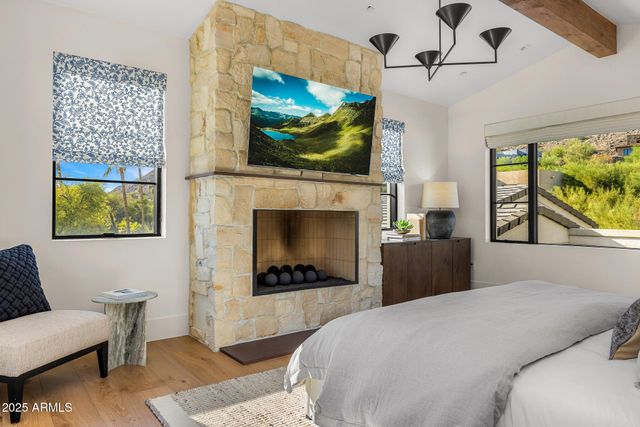 6126 E JOSHUA TREE Lane, Paradise Valley, AZ 85253