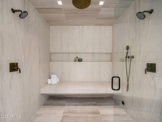 6126 E JOSHUA TREE Lane, Paradise Valley, AZ 85253