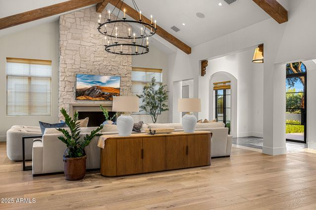 6126 E JOSHUA TREE Lane, Paradise Valley, AZ 85253