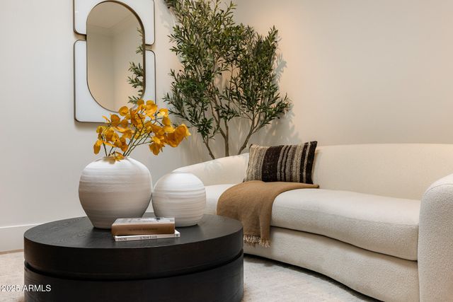 6126 E JOSHUA TREE Lane, Paradise Valley, AZ 85253