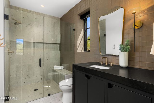 6126 E JOSHUA TREE Lane, Paradise Valley, AZ 85253