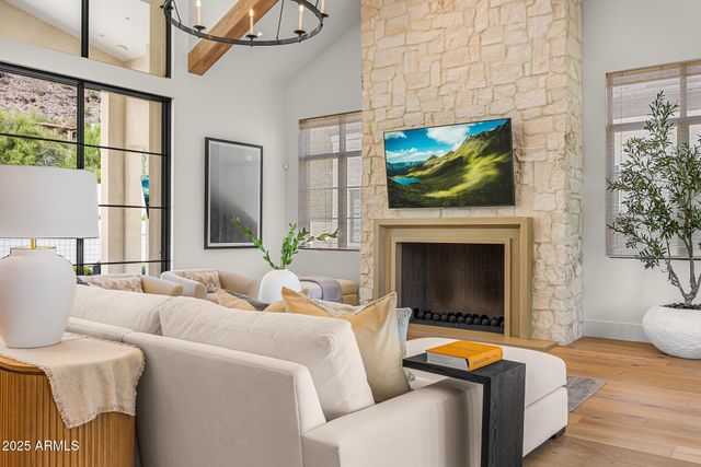 6126 E JOSHUA TREE Lane, Paradise Valley, AZ 85253