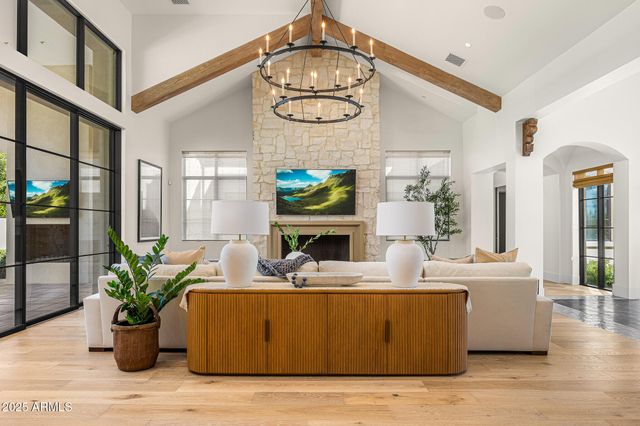 6126 E JOSHUA TREE Lane, Paradise Valley, AZ 85253