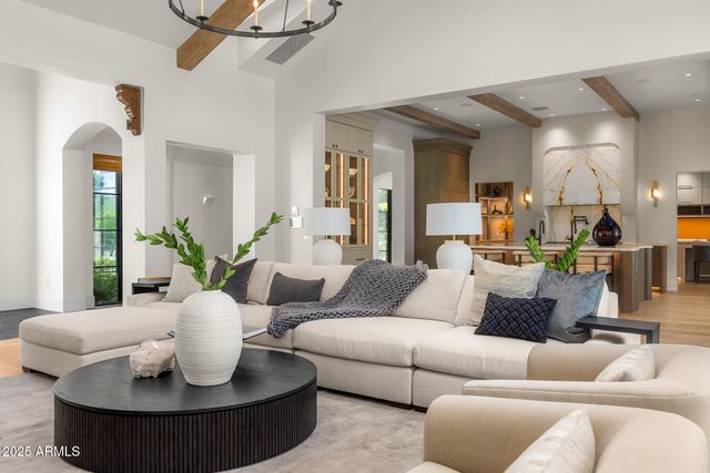 6126 E JOSHUA TREE Lane, Paradise Valley, AZ 85253