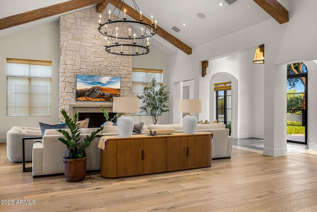 6126 E JOSHUA TREE Lane, Paradise Valley, AZ 85253 — photo 2