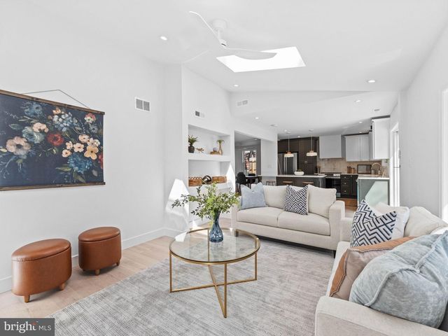 300 W HOLLY AVE, Oaklyn, NJ 08107