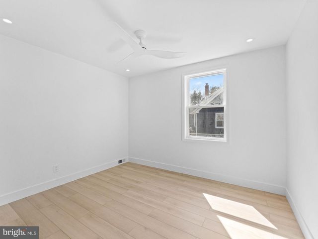 300 W HOLLY AVE, Oaklyn, NJ 08107