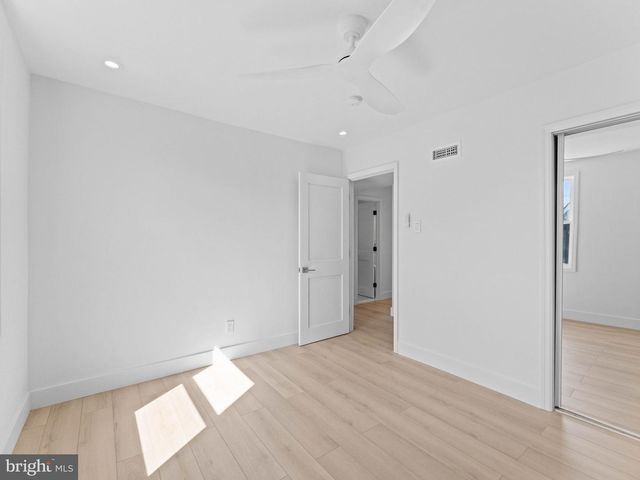 300 W HOLLY AVE, Oaklyn, NJ 08107