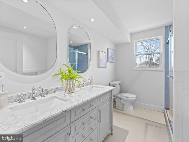 300 W HOLLY AVE, Oaklyn, NJ 08107