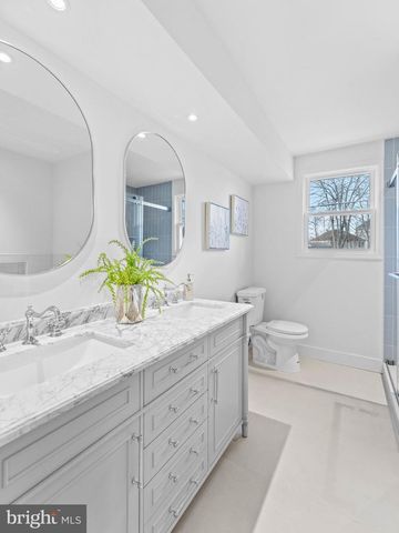 300 W HOLLY AVE, Oaklyn, NJ 08107