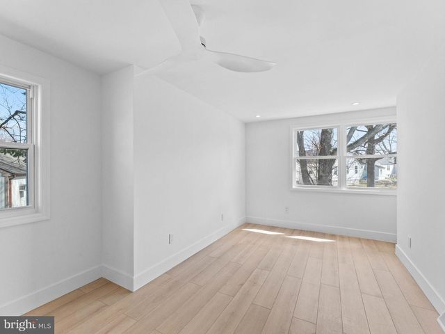 300 W HOLLY AVE, Oaklyn, NJ 08107