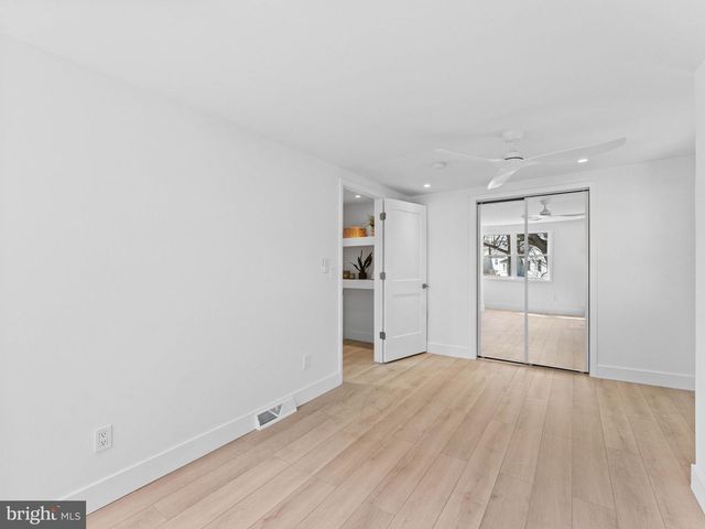 300 W HOLLY AVE, Oaklyn, NJ 08107