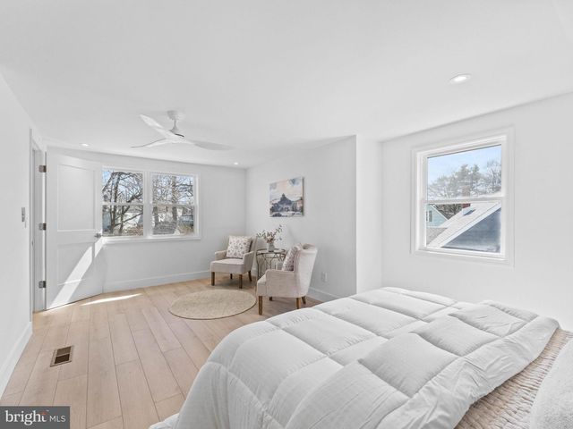 300 W HOLLY AVE, Oaklyn, NJ 08107