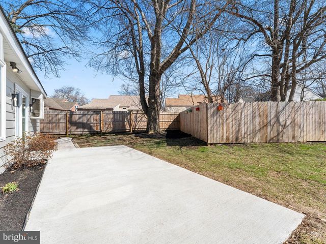 300 W HOLLY AVE, Oaklyn, NJ 08107