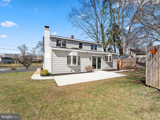 300 W HOLLY AVE, Oaklyn, NJ 08107