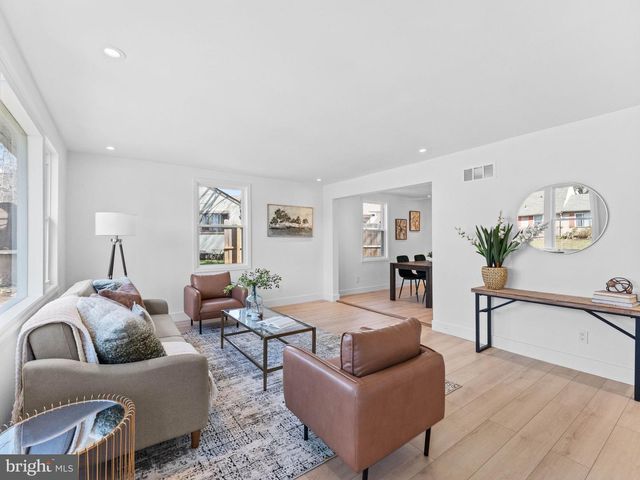 300 W HOLLY AVE, Oaklyn, NJ 08107