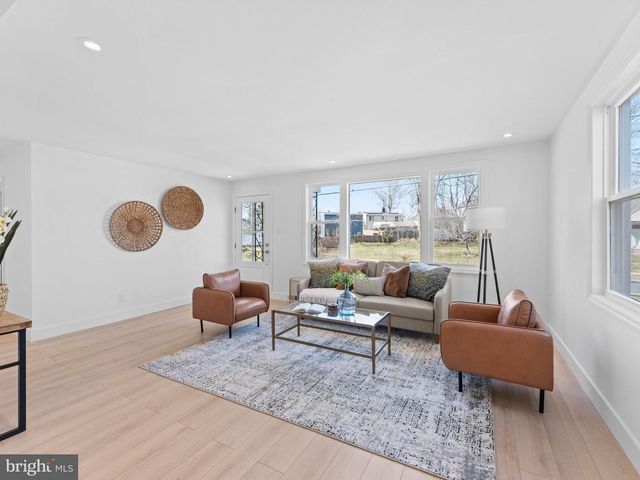 300 W HOLLY AVE, Oaklyn, NJ 08107