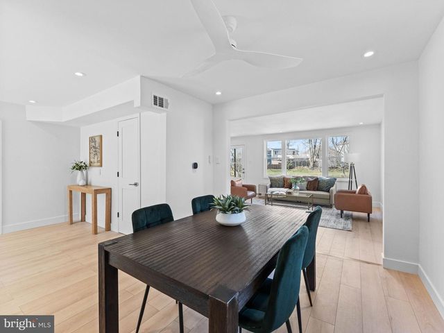 300 W HOLLY AVE, Oaklyn, NJ 08107