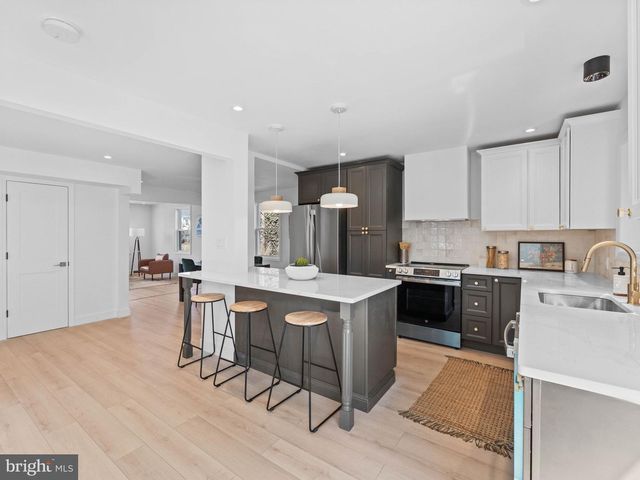 300 W HOLLY AVE, Oaklyn, NJ 08107