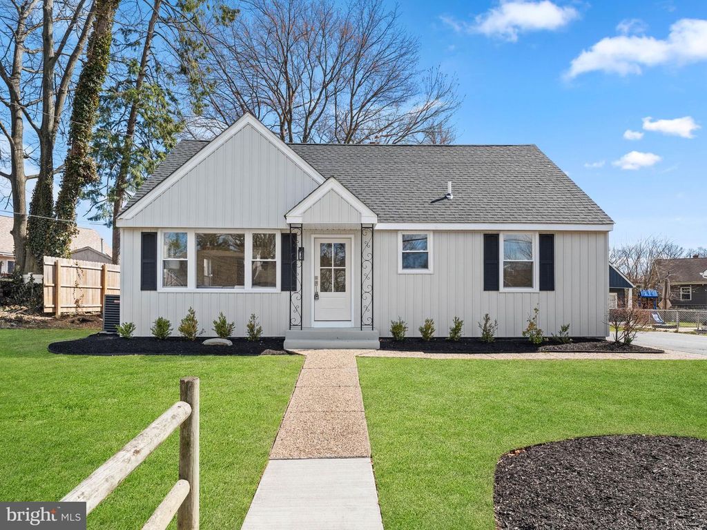 300 W HOLLY AVE, Oaklyn, NJ 08107