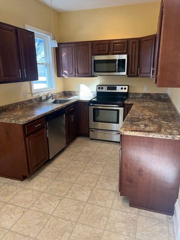 15 Maple Ave 1, Bridgewater, MA 02324