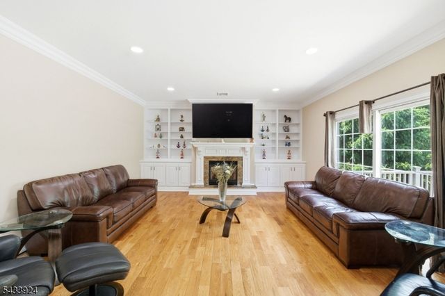 42 Spring Valley Rd, Montvale Boro, NJ 07645