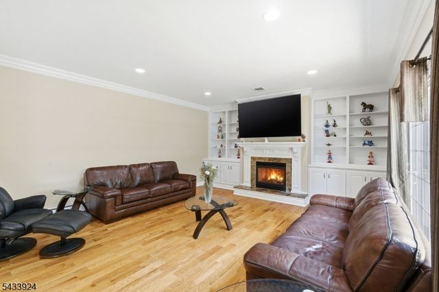 42 Spring Valley Rd, Montvale Boro, NJ 07645