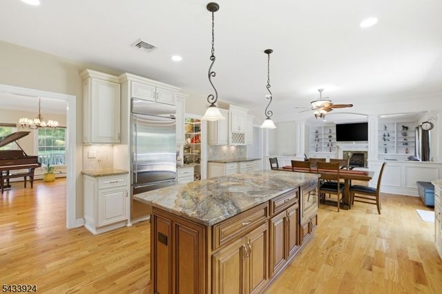 42 Spring Valley Rd, Montvale Boro, NJ 07645