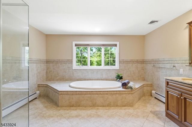 42 Spring Valley Rd, Montvale Boro, NJ 07645