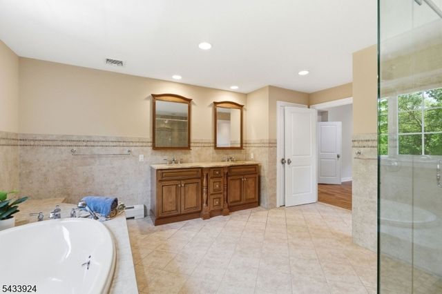 42 Spring Valley Rd, Montvale Boro, NJ 07645