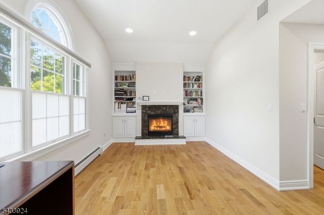 42 Spring Valley Rd, Montvale Boro, NJ 07645