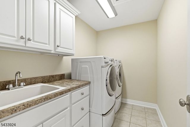 42 Spring Valley Rd, Montvale Boro, NJ 07645